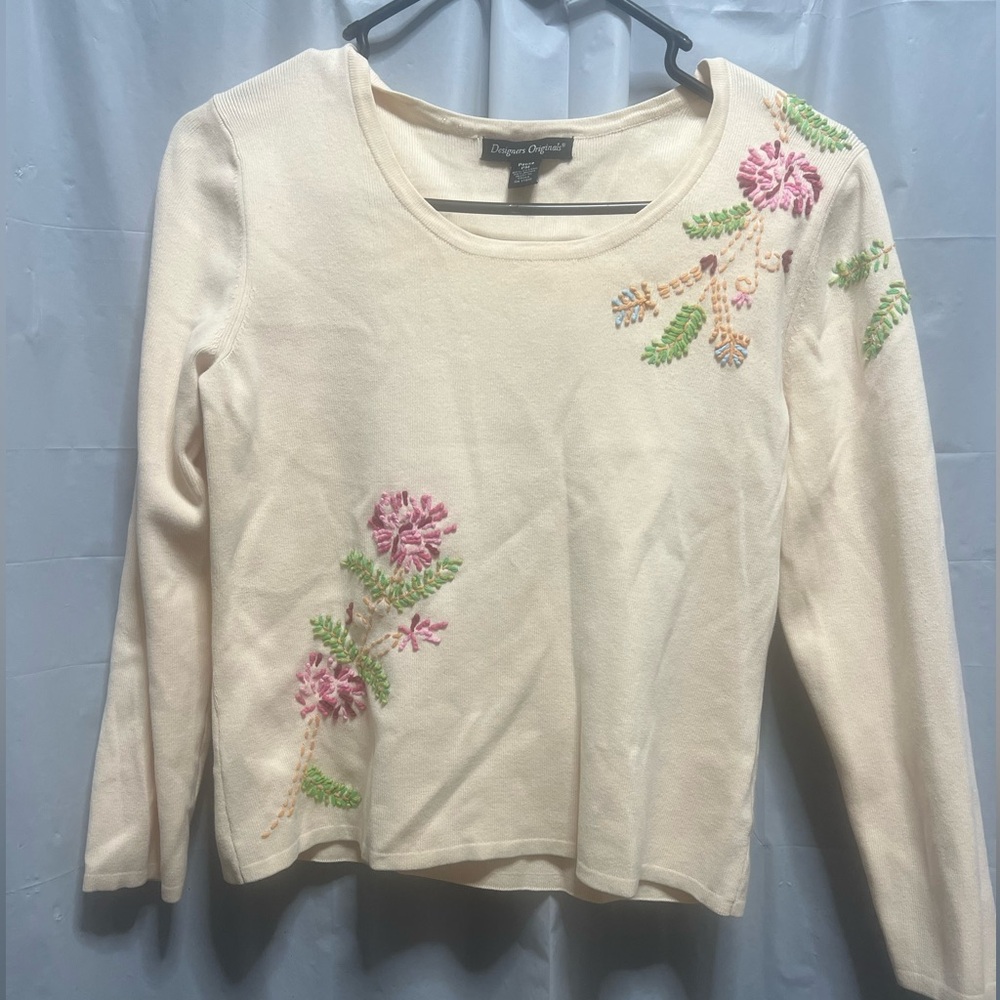 Designers Originals Pastel Sweater with Embroidered Floral Design Size MP